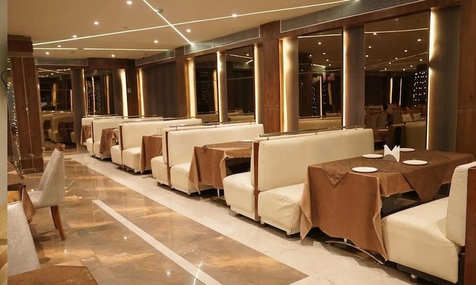 Marhi Hotel | Hotel Samdariya Gold - Rewa