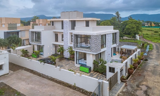 Lonavala Villa | Villa Myst Dawn by Deshco Holidays