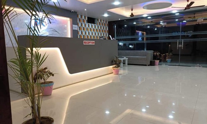 Maheshwar Hotel | Hotel Shree Rajrajeshwar Palace
