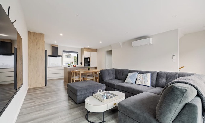Christchurch City Centre House | 240 Worcester