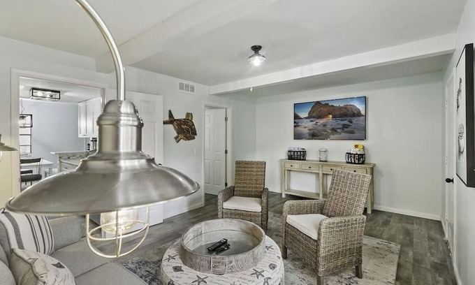 Palmetto Dunes Cottage | Cozy 2BR Hilton Head Townhome w/Pool Access