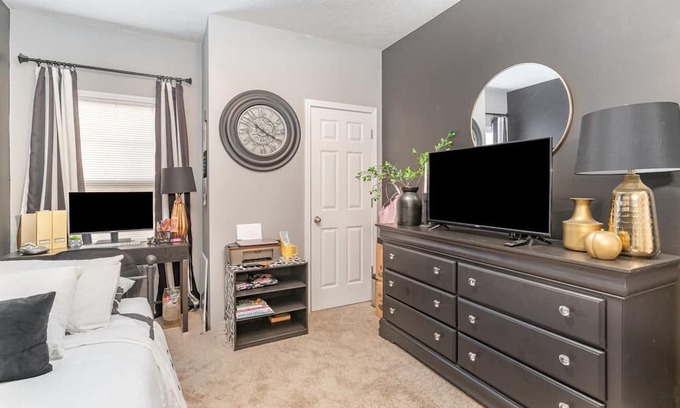 Clarksville Apartment | Stylish 2BR Townhome w Garage Patio Perfect for Stays or Assignments