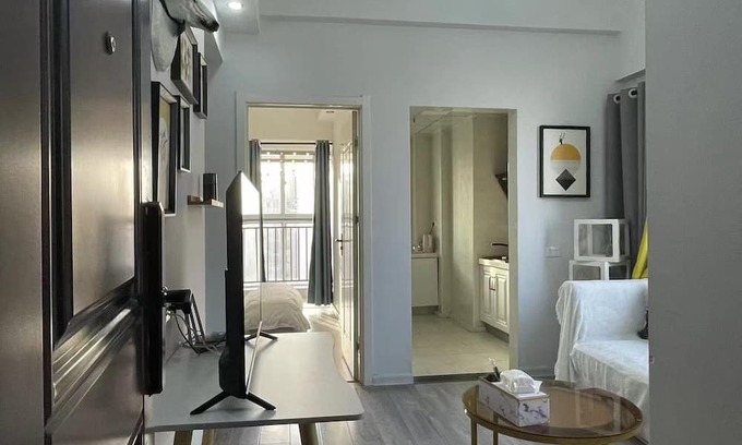 Huainan Apartment | Cozy 1BR Wanda Plaza Elevator Bath