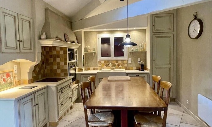 Cornillon-Confoux House | New " Villa Nova "