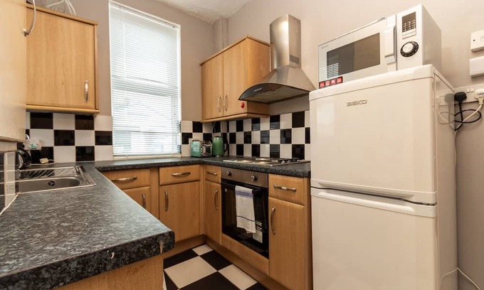 Eccles House | Charming 3Bed Home in Eccles Central