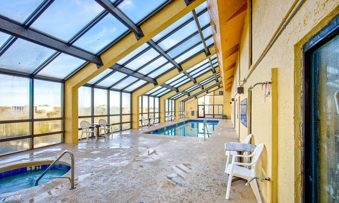 Myrtle Beach Condo | Oceanview condo with hot tub, pool, game room & beach access