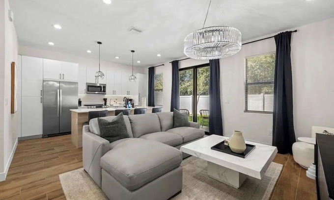 Pinecrest West Park House | Spacious New-Build 3Br Home Near Downtown Tampa
