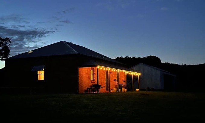 Botobolar Cottage | Farm stay in Mudgee at Brigadoon Farm 25 minutes to award winning wineries