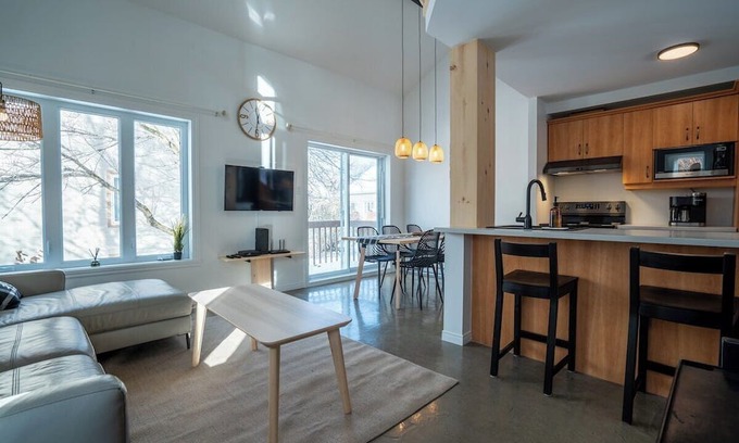 Beaupre Cottage | La Rossignol 1907 - Cottage for 6 people at 2 minutes from Mont-Sainte-Anne