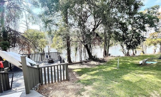 Monroe Bed & Breakfast | Bayou and Beyond: The View with hot tub and Kayak rentals