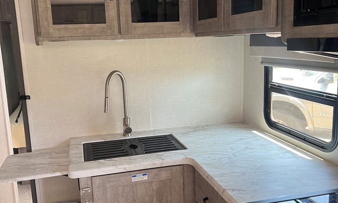 Marble Falls House | Cozy & Spacious Grand Surveyor Glamping Experience @ Fishers of Men Ranch