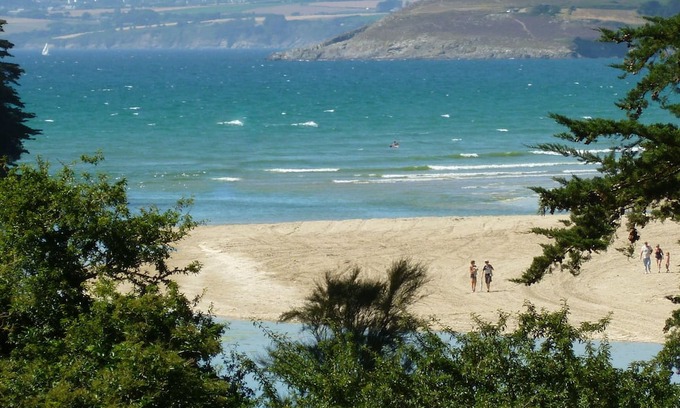 Plonevez-Porzay Apartment | Appartement #2 Dans Hôtel à 150m de la Plage et du Gr34