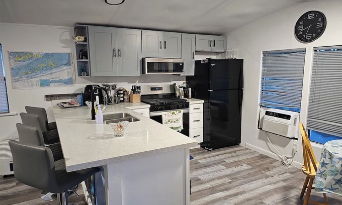 Little Torch Key House | Charming 2-bedroom mobile home with WiFi and AC in Summerland Key