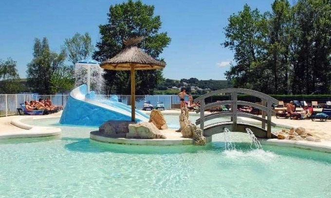 Canet-de-Salars House | Camping 4 étoiles - Parc aquatique - ccaaaba