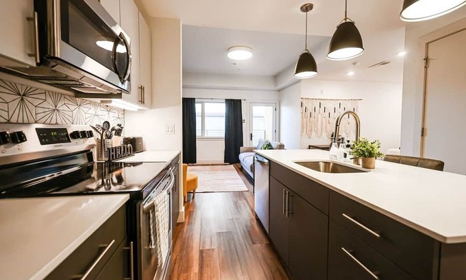 Brewerytown Apartment | Imagine a stylish escape in Glenwood, the epitome of urban luxury