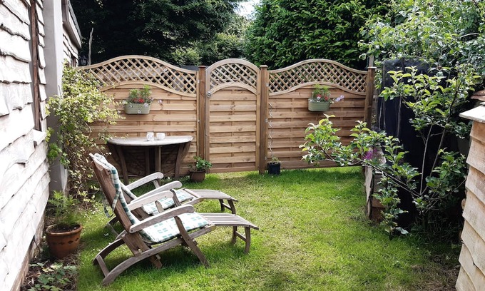 Bishopston House | Elegant king-size ensuite bedroom & private garden. Gower coastal accommodation.