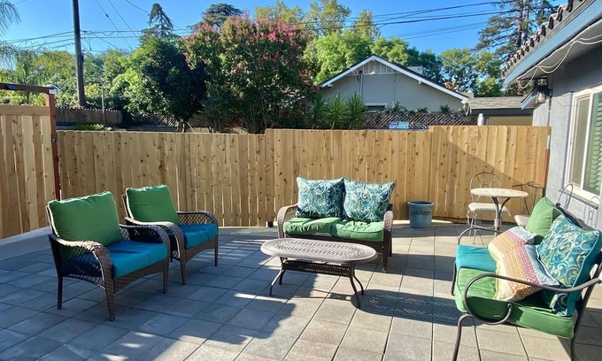 Tower District House | Pet Friendly House with Pool close to Airport, Colleges, Yosemite and Sequoia