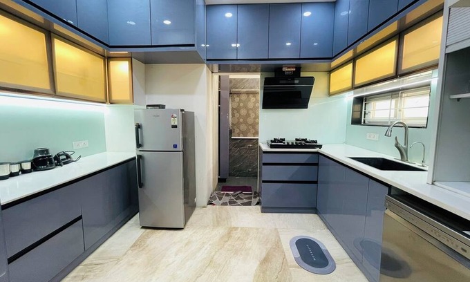 Chanda Nagar Apartment | Luxurious Garden-View Duplex in Hyderabad,4-bedroom with AC, WIFI