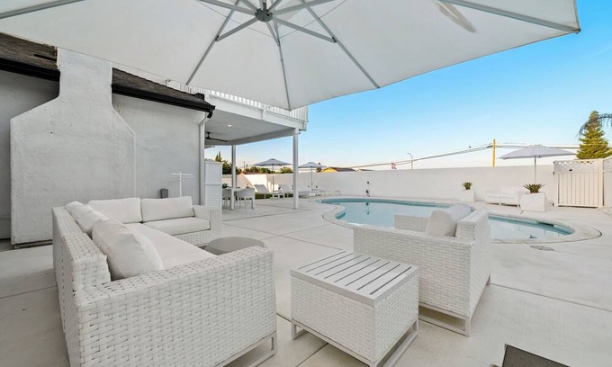 Visalia Villa | Executive Housing - Charming 4-bedroom villa with fitness room, WiFi