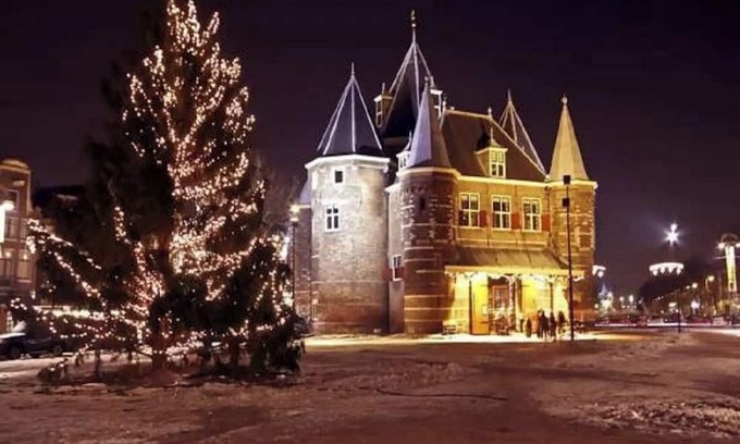 Amsterdam City Centre Apartment | Elevate Your Space Generous 4-Bedroom Living Redefined