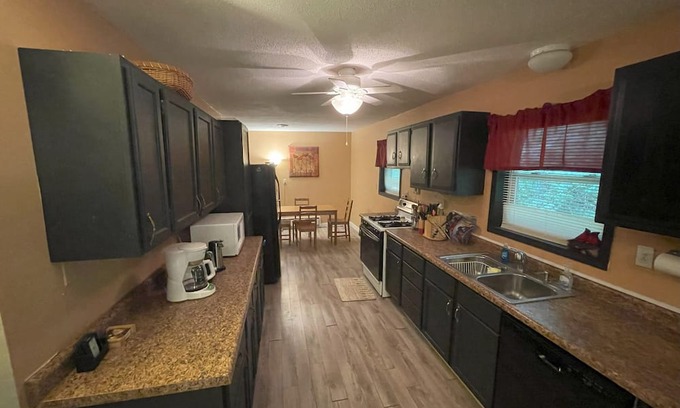 Springfield Apartment | Scenic lower level 1-bedroom apartment in wonderful Springfield with WiFi, AC