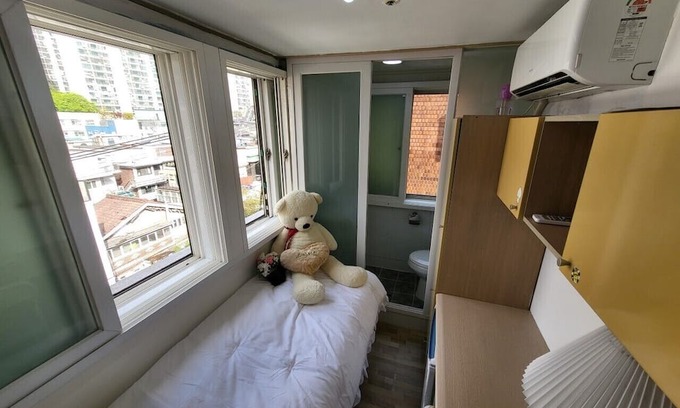 Noryangjin House | “Cozy accommodation”5min to the subway station. 20-30min you can reach downtown