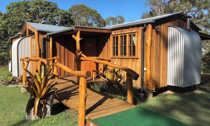 River Heads Cabin | Mango Lodge romantic cabin at River Heads near Fraser Island
