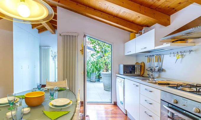 Germignaga Apartment | Il Balcone Delle Camelie Suite