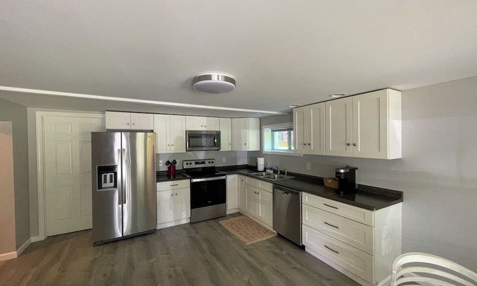 Ithaca Apartment | Cozy 2-bedroom apartment with AC and WiFi in welcoming Ithaca