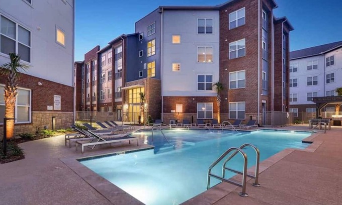 Highlands - Perkins House | 2 Bedroom Gem Close to Tiger Stadium