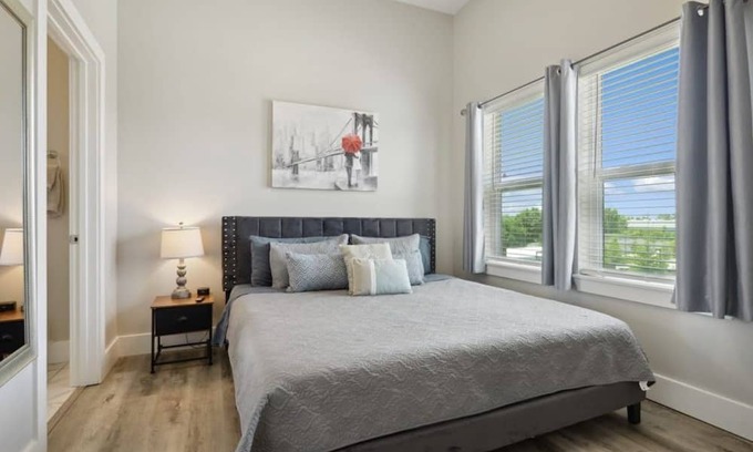 Highlands - Perkins Condo | #3Q 1 bedroom, Sleeps 4, Close to LSU