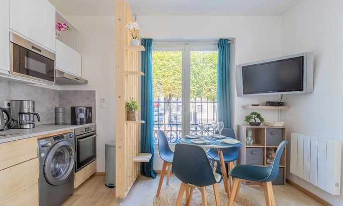 Vigneux-sur-Seine Apartment | Appartement Cosy, Wifi, Gare, "Le Refuge du Lac" Belle Promenade Autour du Lac