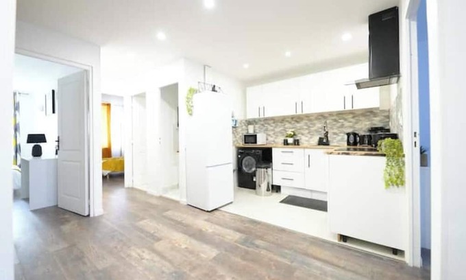 Cergy Apartment | Cosy Appartement Refait à Neuf Avec 3 Salles D'eau