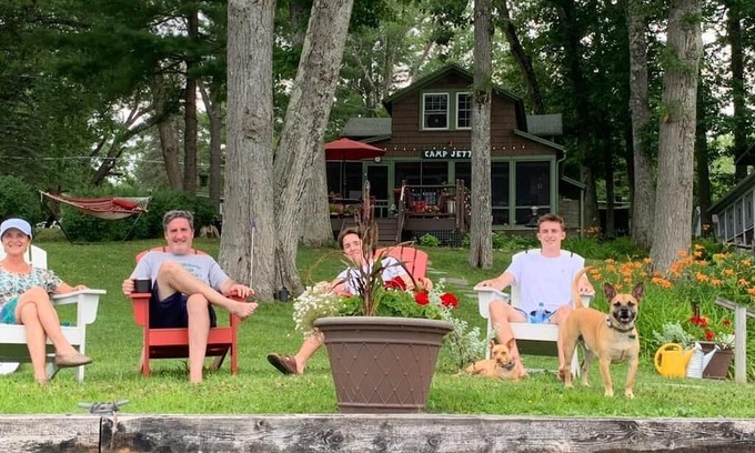 Cazenovia Cottage | Beautiful Watefront Camp for Rent on Cazenovia Lake. Sleeps 12. Dock/Rafts.