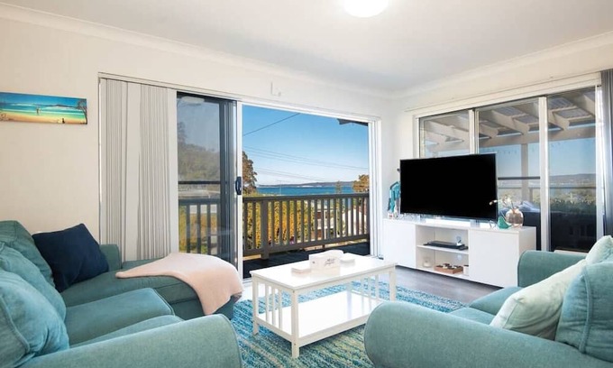 Long Beach House | Ocean View Long Beach -Pet friendly!