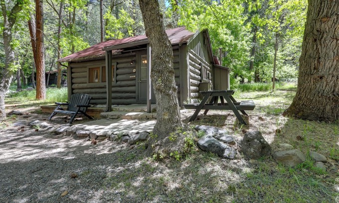 Sedona Apartment | Sedona Studio w/On-Site Hiking & Creek Access!