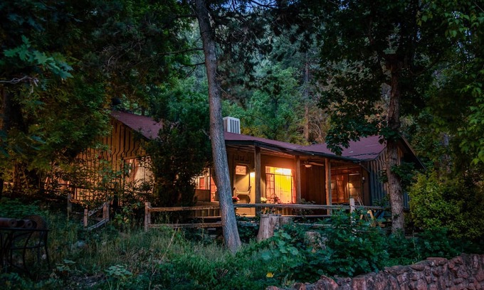 Sedona Cabin | Sedona Cabin w/Grill, Steps to Hiking!
