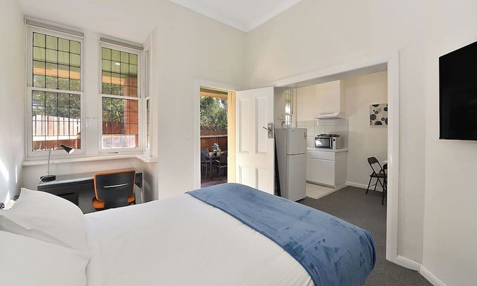 Brunswick Apartment | Beautiful Studio in Brunswick! A/C, Parking, Deck!