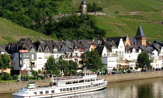 Zell House | Old town Zell Mosel Comfortable holiday residence