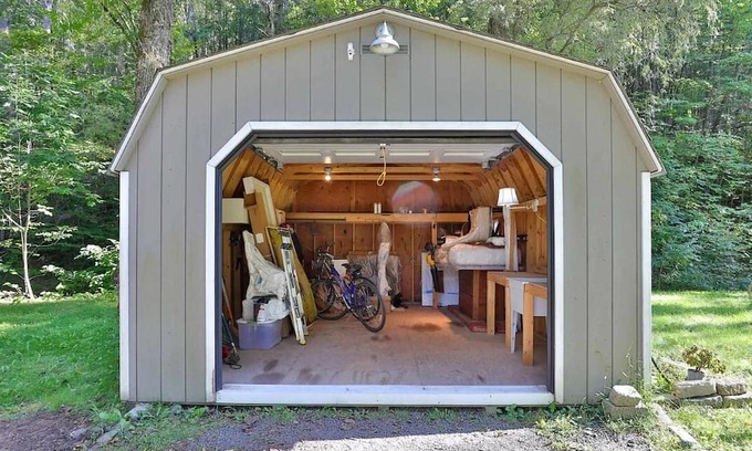 Phoenicia House | Mid-century Country Cottage on creek with mountain views near Woodstock