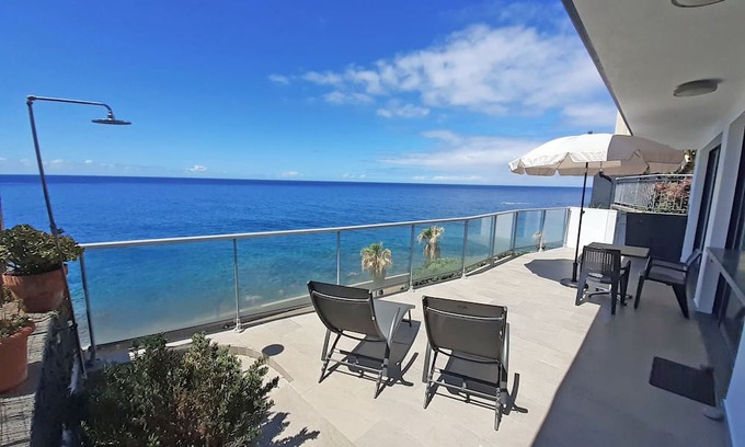 Jardim do Mar Apartment | Original Wave House - Oceanfront House in Jardim do Mar. The Most Amazing View!!