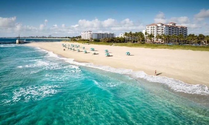Palm Beach Shores Villa | Villa, one bedroom master suite with an ocean-front view. Sleeps 4
