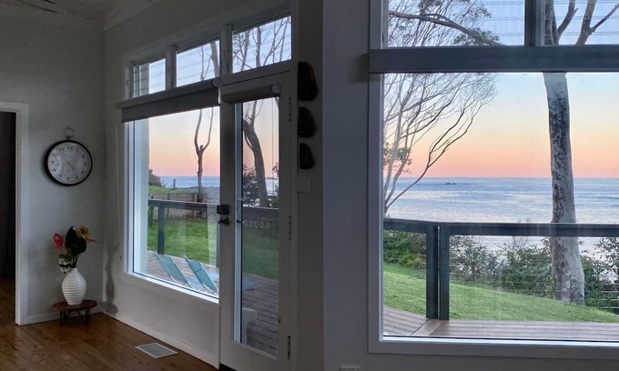 Lilli Pilli House | Impeccable Views over Mosquito Bay