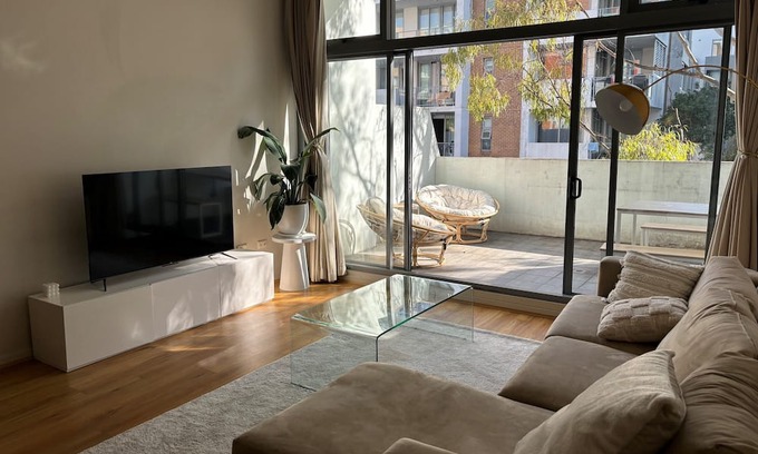 Maroubra Apartment | Perfect Family Holiday Home above Maroubra Junction Shopping Centre