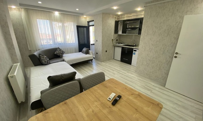 Arsin Condo | Elisa Suit