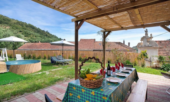 Roncagli House | Holiday Home 'Casa Degli Alberi' with Sea View, Private Pool and Wi-Fi