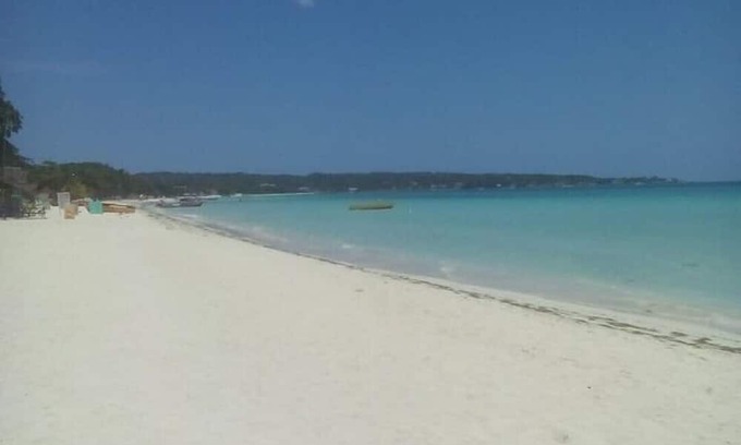 West End Villa | Villa Luna a gem in the West End Negril. Pet friendly!