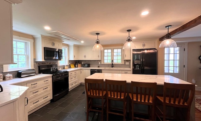 West Barnstable House | BRAND NEW LISTING! 3BD Renovated Farmhouse Overlooking Harvest Moon Farms. Close to Barnstable Village, Millway Beach and Barnstable Harbor.