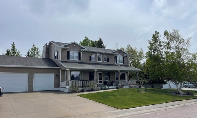 Gillette House | Enjoy the Camporee in style with this spacious, elegant home great for a family