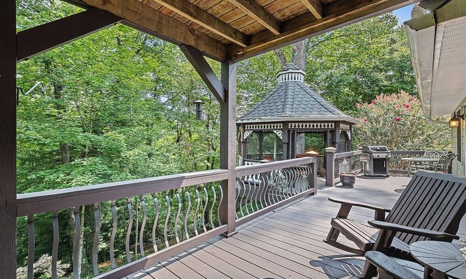 Mountain Springs House | Smoky Mountains, 3K ft. elevation, Hot Tub, 5 acres trails, game room for kids